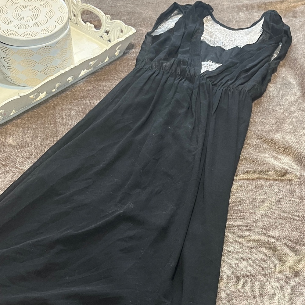 Sandro Elegant Black & White Lace Sleeveless Dress - Size 3